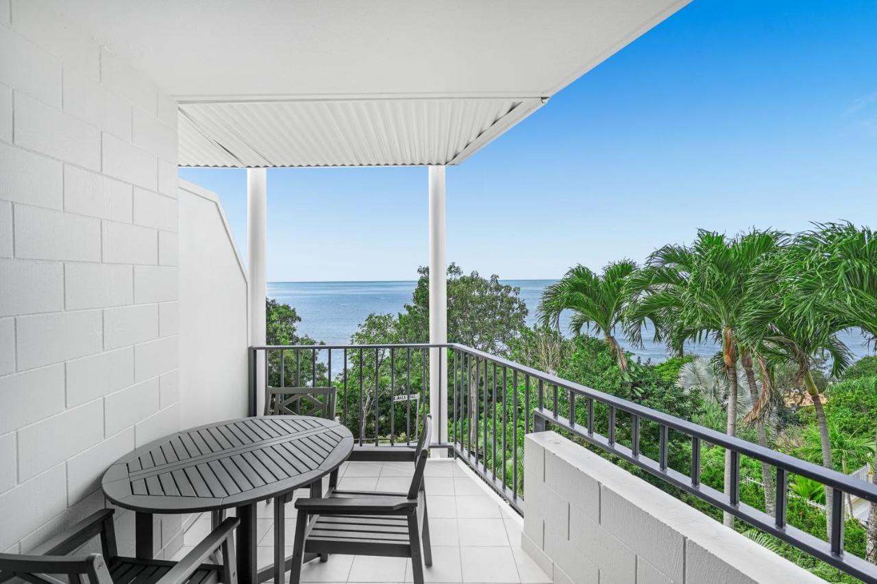 Amaroo At Trinity Aparthotel Trinity Beach Exterior photo