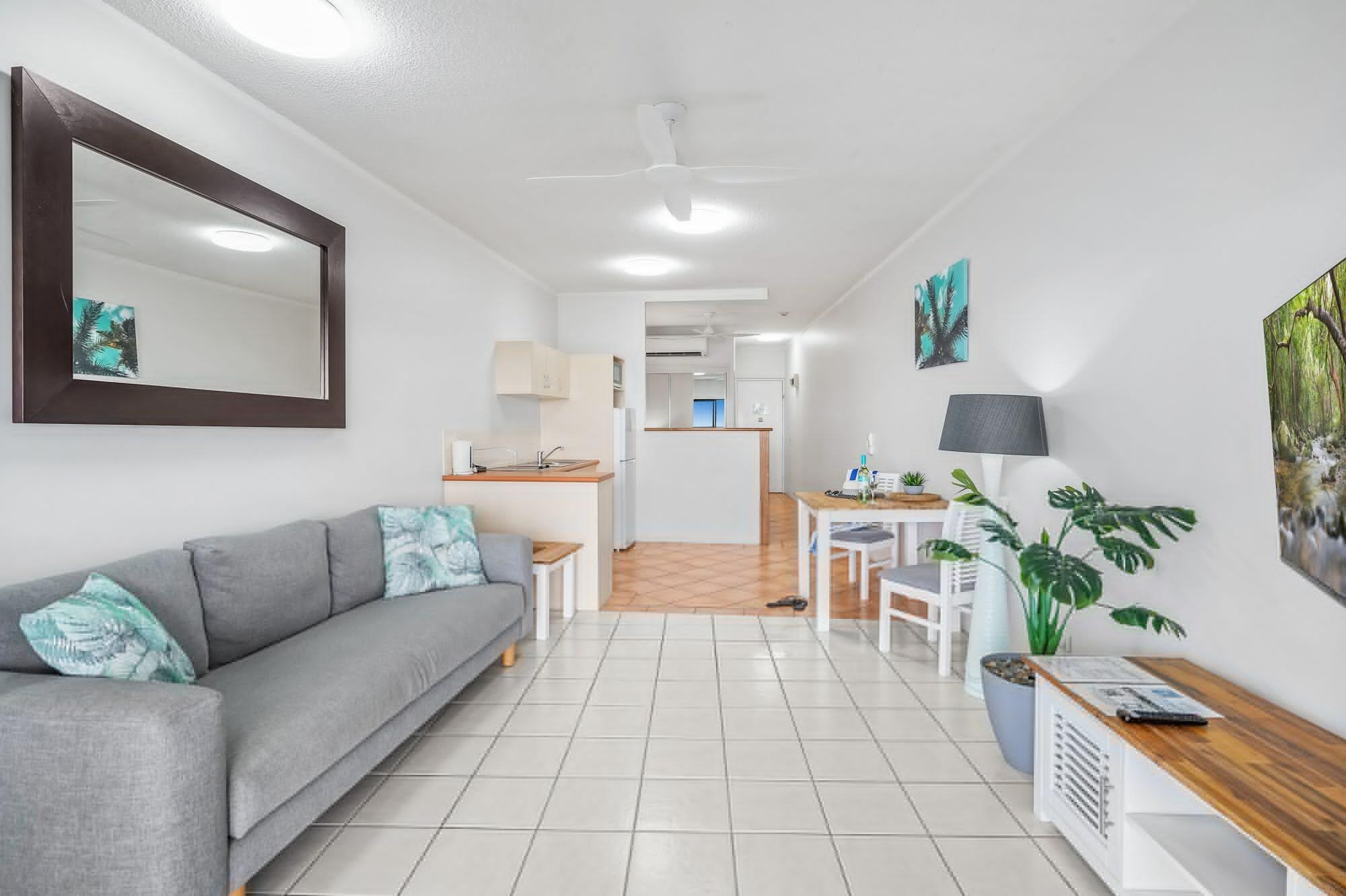 Amaroo At Trinity Aparthotel Trinity Beach Exterior photo