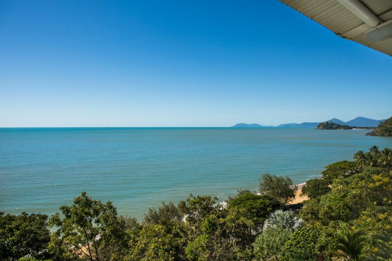 Amaroo At Trinity Aparthotel Trinity Beach Exterior photo